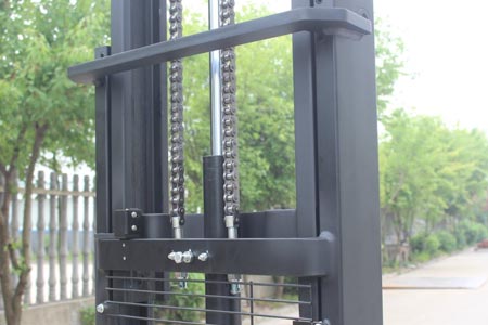 1.5 ton electric stacker