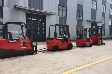 Power saving control for forklift