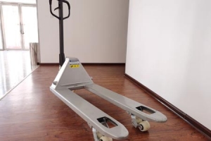 Why Pallet Truck Bends Fast? Low vs Premium Core Component Materials