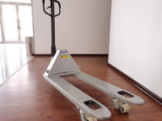 Why Pallet Truck Bends Fast? Low vs Premium Core Component Materials