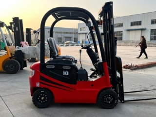 4-wheel Lithium Electric Forklift | Heavy-duty Outdoor Rough Terrain Forklift