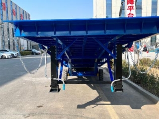 Fixed vs Mobile Dock Leveler Comparison | How to Pick the Right One 2026
