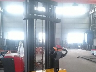 1 Ton Electric Double Pallet Stacker | Boost Warehouse Shipping Efficiency