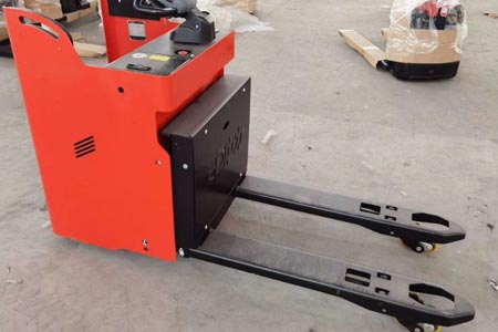 Rider electric pallet truck