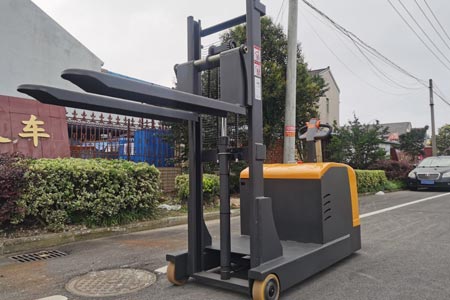 Counterbalance stacker