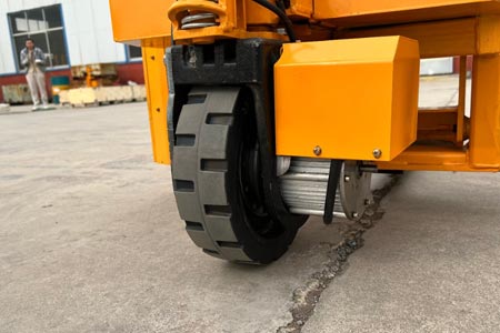 Rubber wheels for rough terrain pallet truck