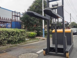 How to Repair Stiff Steering of Stand-on Counterbalance Stacker