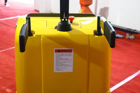Lithium battery maintenance for pallet truck