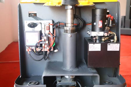 Motor of stand-on electric reach stacker