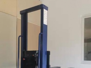 Is Lightweight Electric Self-lifting Stacker Suitable For Small Cargo Delivery?
