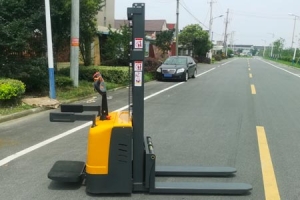 Cut Warehouse Labor Cost: Advantages of Electric Double Pallet Stacking Forklift