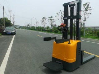 Custom Narrow Aisle & Special Load Forklift Solutions Taixing Newnewton