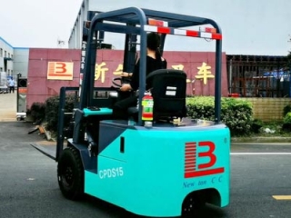 Compact Three-wheel Electric Forklift For Multi-story Factory & Retail Storage