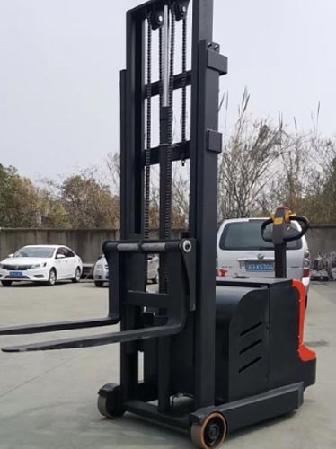 Counterbalance stacker maintenance