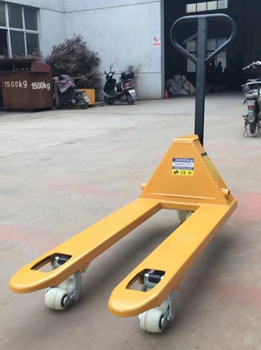 Manual forklift repair