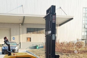 Narrow Aisle High-lift Stand-on Reach Stacker For Dense Multi-level Storage