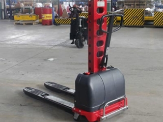 Price List & Cost Advantages of Lithium Battery Self-lifting Stacker