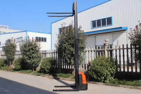 NEWNEWTON electric stacker