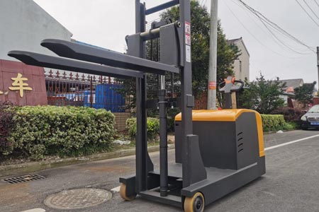 Stand-on counterbalance stacker