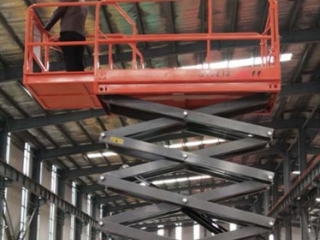 Which Is Better: Self-propelled Scissor Lift Or Mobile Manual Lift?
