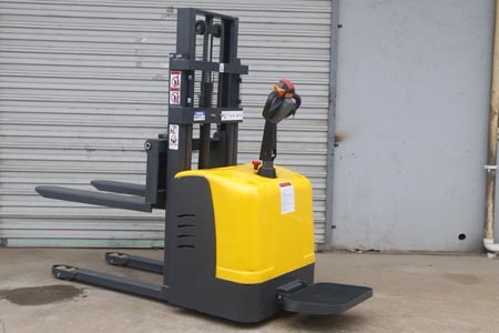 What Is A Reasonable Budget For One Double Pallet Stacker? 2026 Factory Price