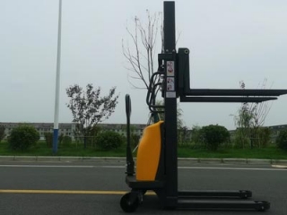 Will The Semi-electric Stacker Be Damaged By Rain? Rainwater Treatment Steps