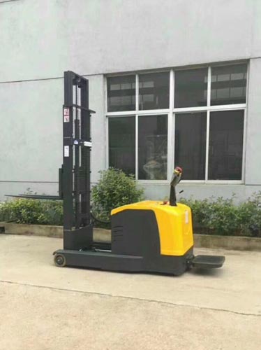 Price of electric reach stacker