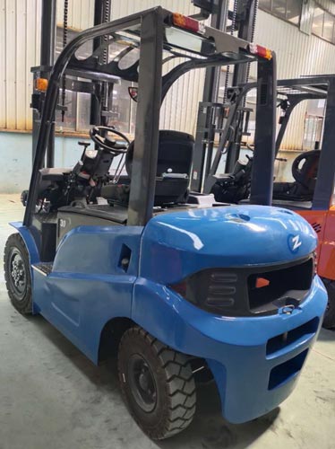 Fuel-saving gasoline forklift