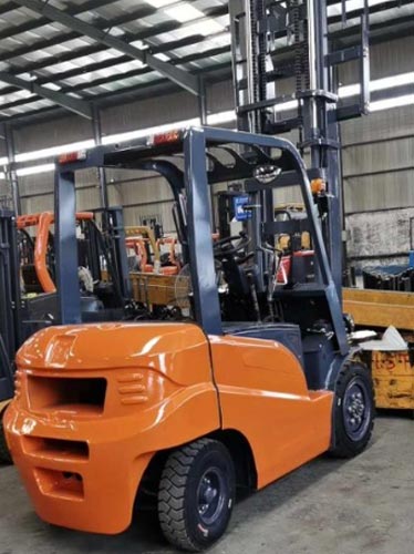 Fuel economy for internal combustion forklift