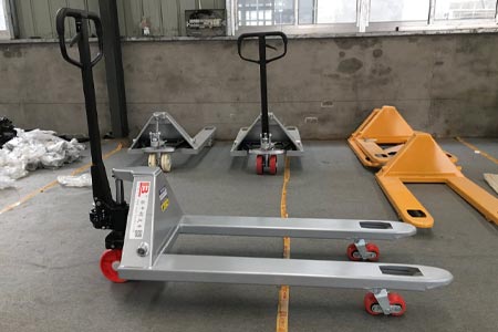 Periodic Maintenance Of Manual Hydraulic Pallet Truck