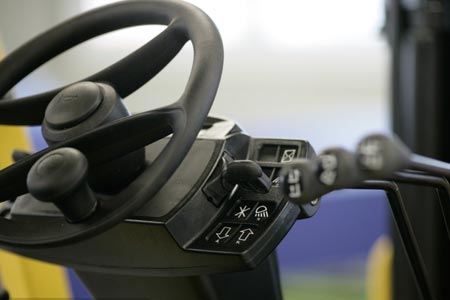 Speed control button for electric forklift