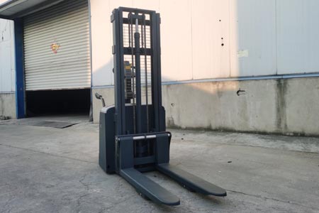 NEWNEWTON Electric Double Pallet Stacker