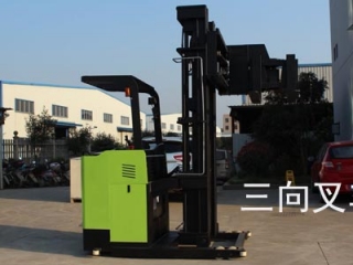 Three-way VNA Stacker VS Reach Truck: Core Differences