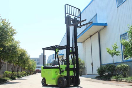 4WD Rough Terrain Forklift Repair