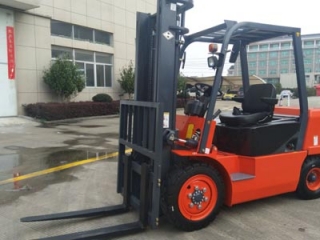 Is 4WD Rough Terrain Forklift Easy To Maintain? Modular Service Breakdown