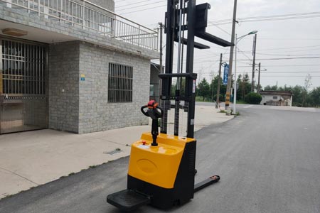 How Much Is A Pallet Stacker