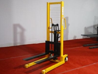 Stacker Trucks Mast Straightening Guide | Manual Hydraulic Stacker Truck Repair
