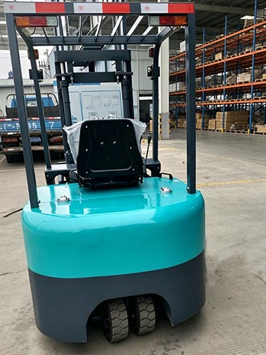3-Wheel Electric Forklift