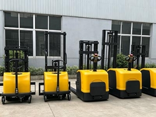 How Small & Medium Enterprises Choose Suitable Warehouse Electric Forklift