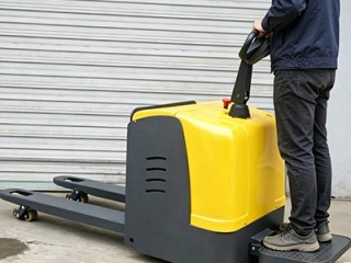 Stand-on Fully Electric Pallet Jack | Full Pros & Cons Comparison Guide