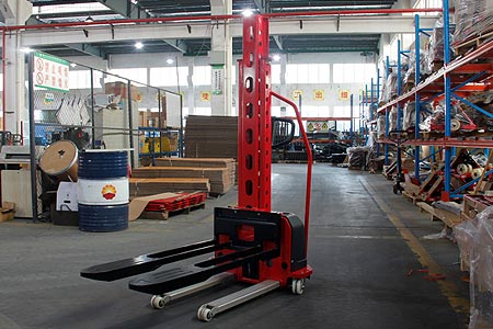 Self-Lifting Stacker Comparison