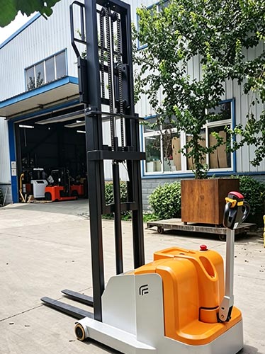 Walk-Behind Counterbalance Stacker