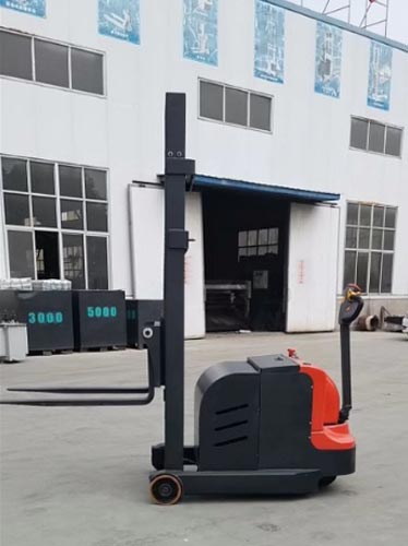 Counterbalance Stacker Exhibition Display