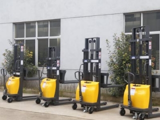How To Extend Battery Service Life For Semi-electric Stacker Trucks, 2026 Guide