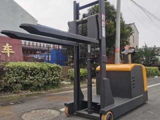 Avoid Rack Collision: Stand-on Counterbalance Stacker For Narrow Aisle Storage