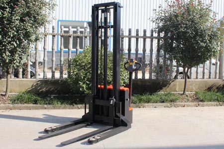 Walkie Straddle Electric Stacker | Advantages of Straddle Leg Full Electric Stac