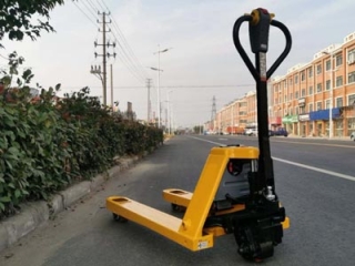 Manual vs Walk‑Behind Electric Pallet Truck: Labor‑Saving Comparison