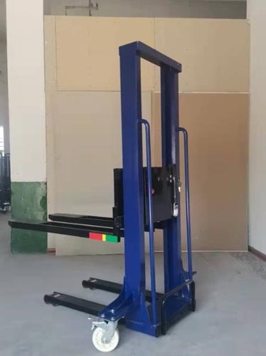 Portable self‑loading stacker