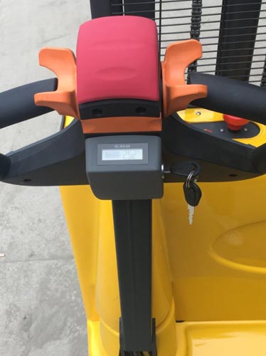 1.5 ton double‑pallet stacker