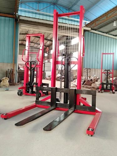 Non‑standard manual stacker